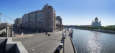 Дом на набережной